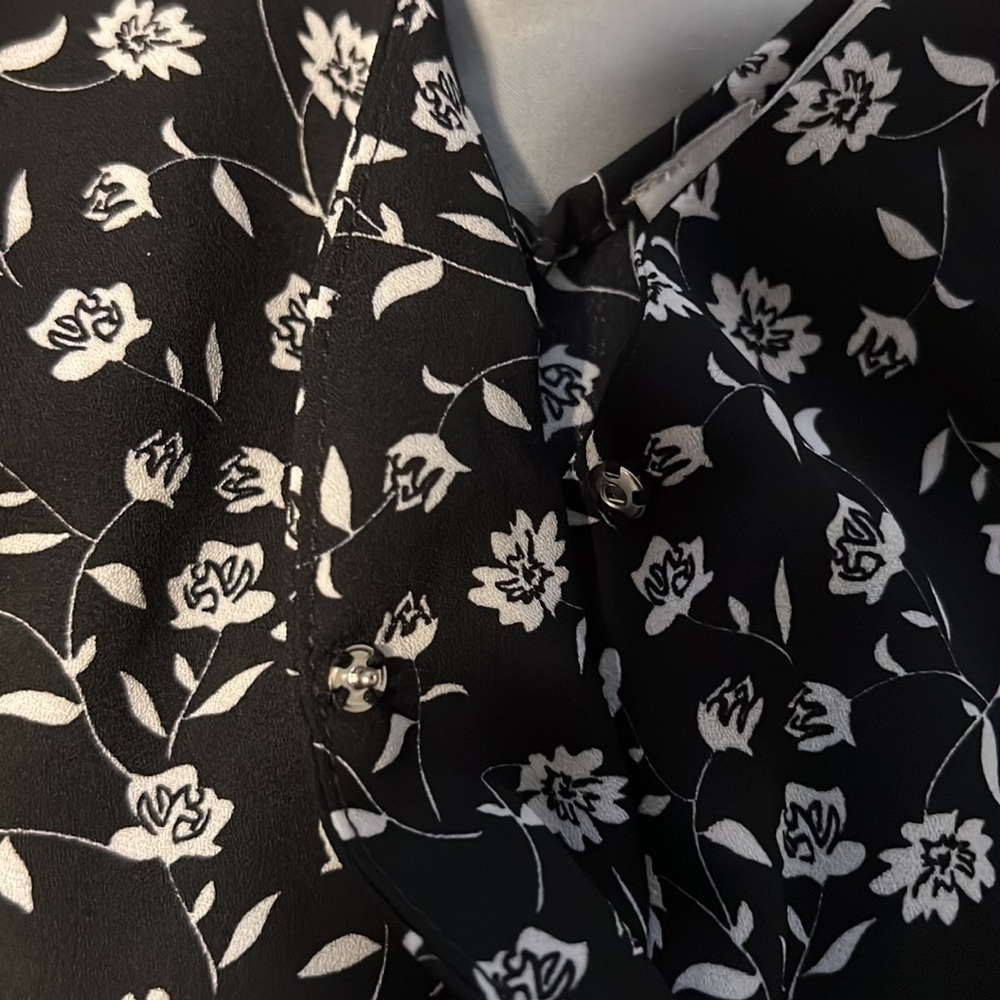 Black and White Minidress - Picture 6 of 6